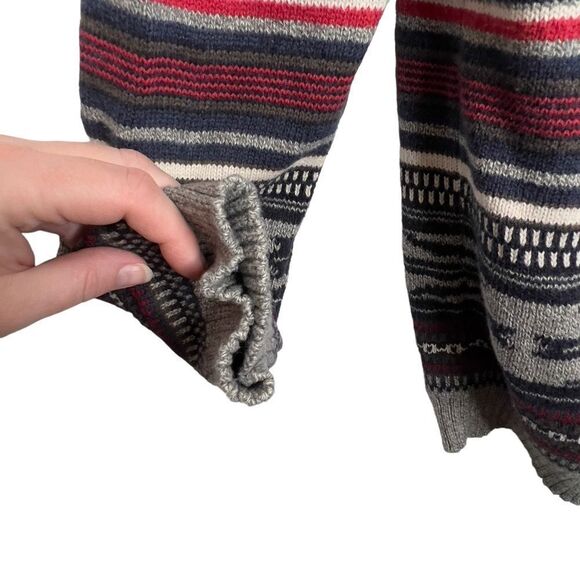 100% cotton American Eagle aztec Hooded Sweater Small - Picture 3 of 15